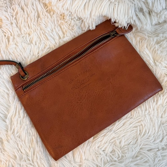 G.H. Bass & Co. Handbags - G.H BASS & Co - Essential One Size Fits All Clutch